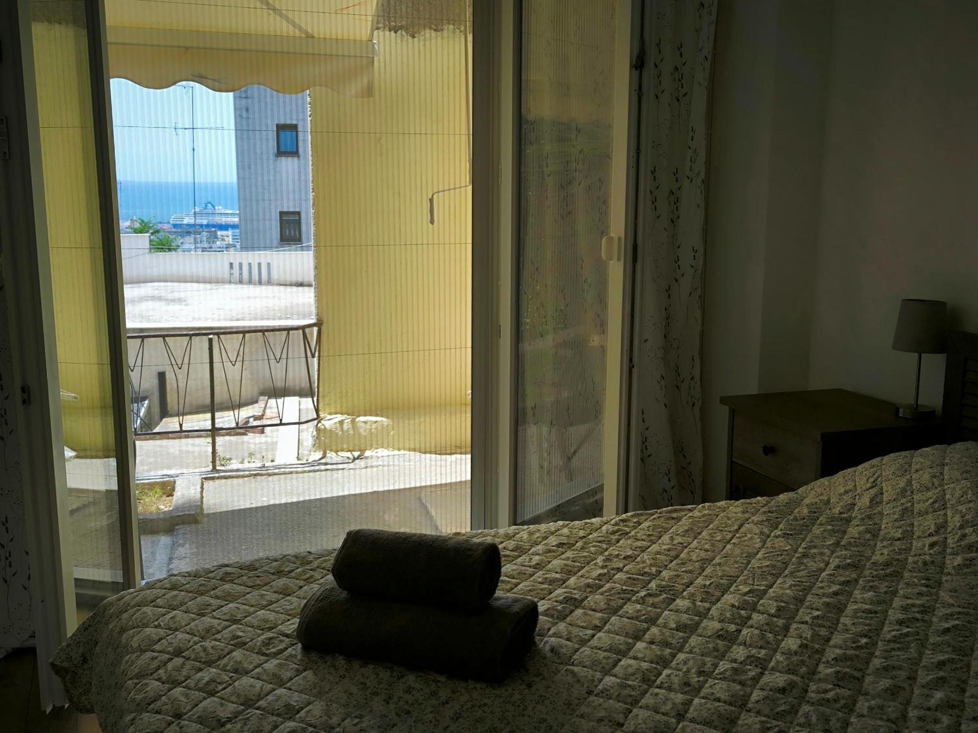 Apartment Port View, Veranda, 80 Sqm, Spacious Place For 6